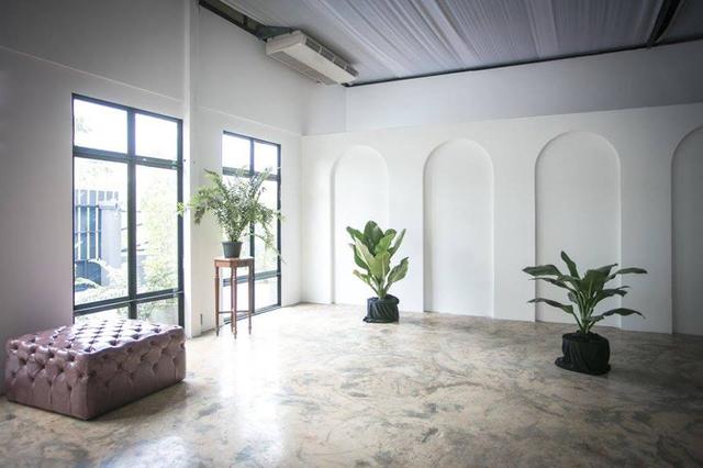 STUDIO B