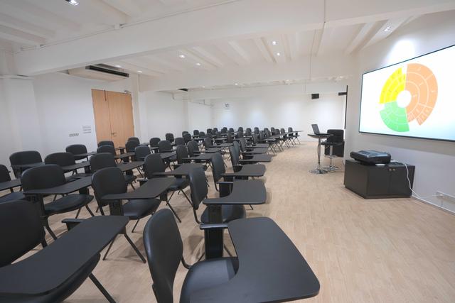 Conference Room (XL)