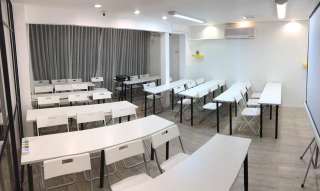 Big Classroom x Meeting Room (max 30 pax)