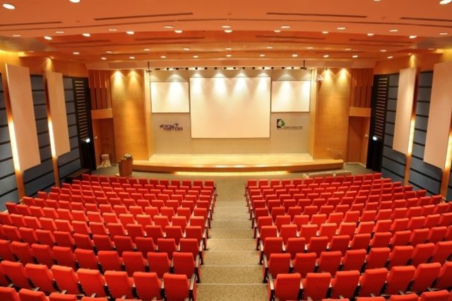 1555562482-auditorium.jpg