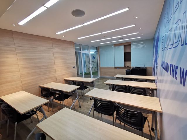 Max Academy (Room R : Relationship)
