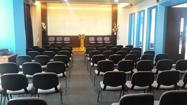Large Meeting room (70 people)