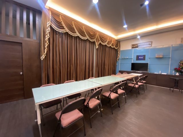 Small metting room (15 people)